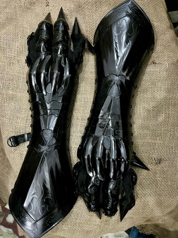 Medieval Steel Gauntlets, Etched Hand Armor, LARP Cosplay Black Gloves
