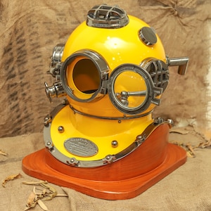 Antique-Style Scuba Diving Helmet: Full Size Nautical Decor Replica