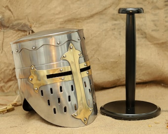 Casque de croisé en acier fait main avec croix en laiton | Armure de chevalier médiéval