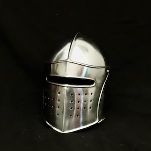 Handmade Steel Knight Armor Helmet: Medieval LARP Cosplay Display