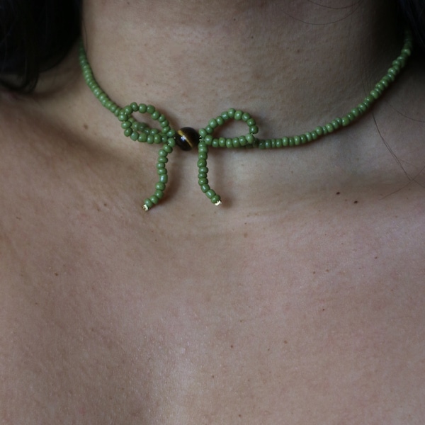 Collier ras de cou en perles de rocaille et pierre naturelles, beaded necklace, bow, ribbon, coquette