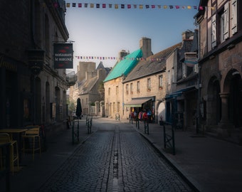 Roscoff: The Paved Street and its Charming Shops, Sublimated