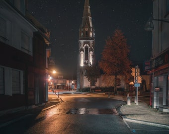 Sérénité Nocturne : L'Éclat Mystique de l'Église de Plouay