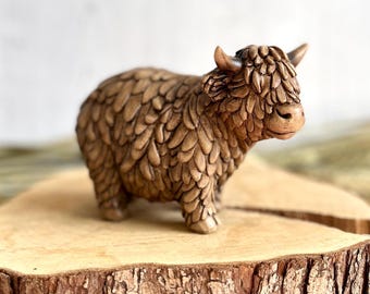 Resin Highland Cow Figurine: Rustic Cottage Shelf Decor