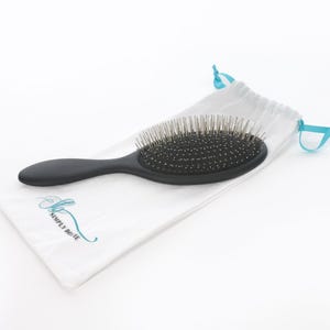 Wet & Dry  hair Brush Salon Quality Detangling Hair Brush Safe forExtensions No Breakage, Scalp Massage Brush for Curly, Fine, Thick Hair