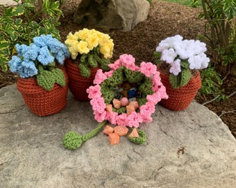 Pot de fleurs, sac de dés, motif au crochet