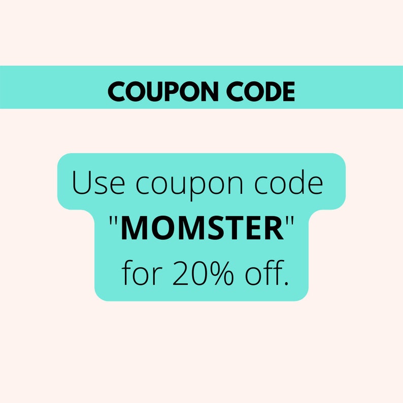 K&ouml;nnte beinhalten: Ein t&uuml;rkisfarbenes Rechteck mit dem Text "COUPON CODE" in Schwarz. Unter dem Rechteck befindet sich eine t&uuml;rkisfarbene Sprechblase mit dem Text "Nutzen Sie den Gutscheincode "MOMSTER" f&uuml;r 20% Rabatt."