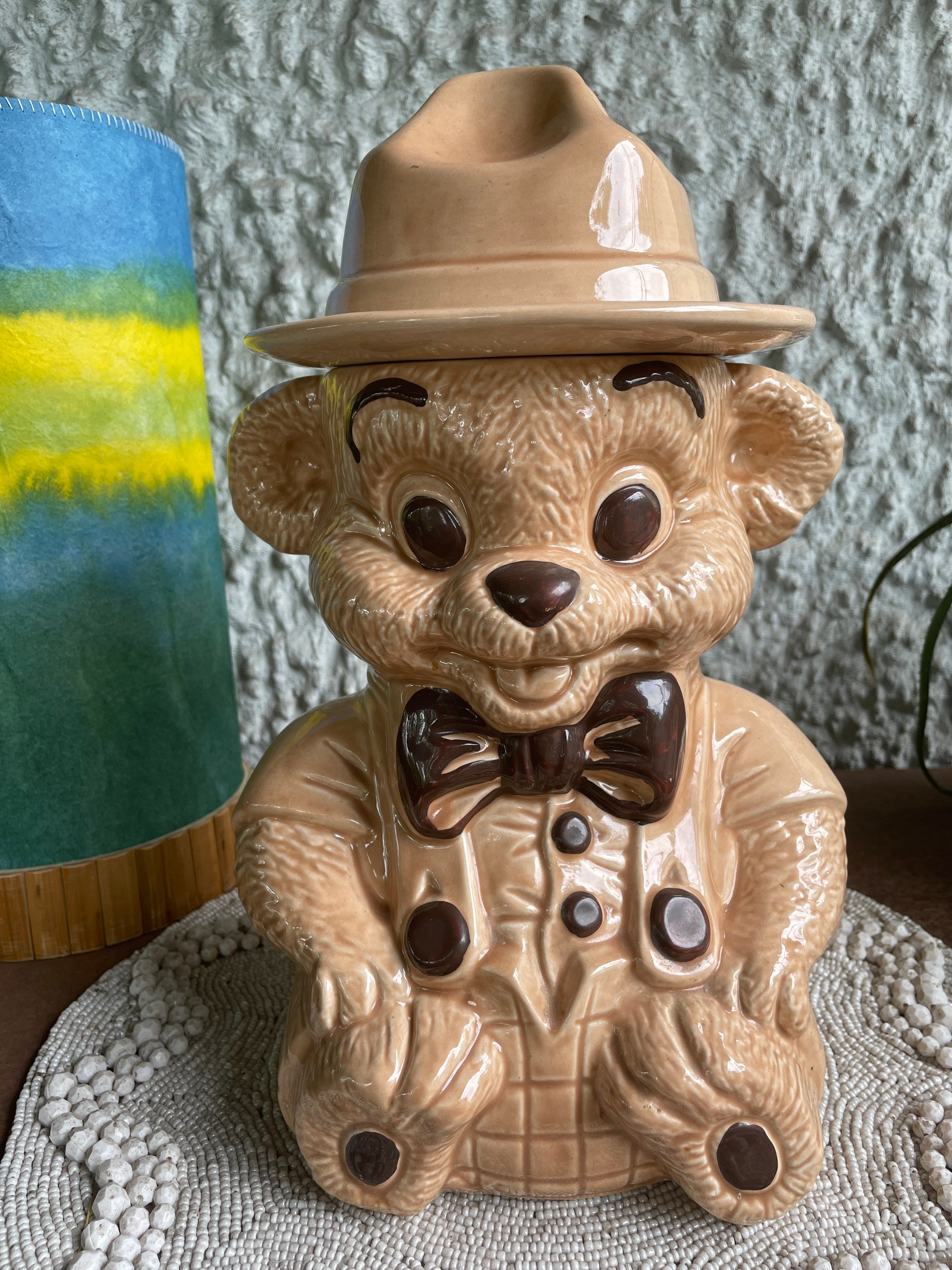 1960年代　スモーキーザベアー クッキージャー cookie jar Vintage Cookie Jar Twin Winton Smokey The Bear US Badge