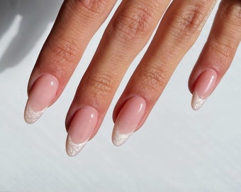 Ongles français blanc nacré/Presse faite à la main sur les ongles/Faux ongles en losanges/Presse peinte à la main sur les ongles/Faux ongles en acrylique/