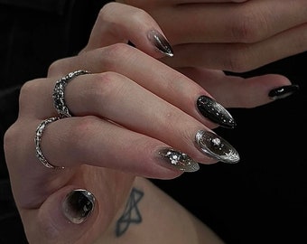 Schwarze silberne Nägel im y2k-Stil / japanische Nägel / individuelle Nagelpresse / handgemachte Nagelpresse / Kunstacrylnägel / Gelnägel / Nagelpresse