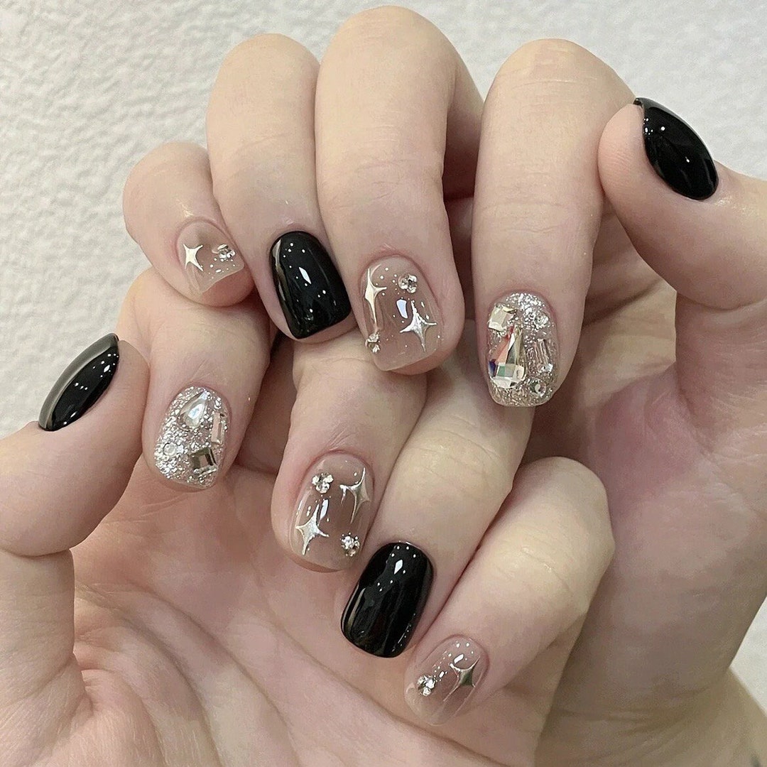 Black Silver Short Nails / Y2k Nails/ Handmade Press on Nails/faux Acrylic Nails/ Hand Painted