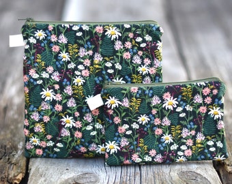 Daisy floral wet bag, sandwich snack bag, food safe waterproof or ogranic cotton lined, toiletries or makeup bag