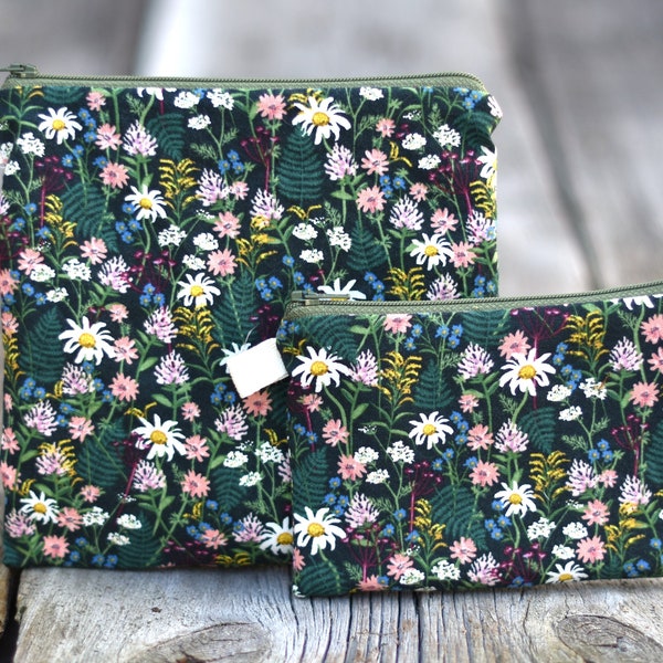 Daisy floral wet bag, sandwich snack bag, food safe waterproof or ogranic cotton lined, toiletries or makeup bag