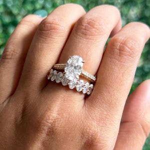 Ovale in het lab gekweekte diamanten bruidsset, 14k gouden bruiloftset, 2,50 karaat ovale verlovingsring met bijpassende band, IGI-gecertificeerd