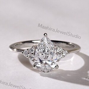 1,50CT Lab Grown Certified Pear Solitaire z pierścionkiem zaręczynowym z kamieniem akcentowym, 14-karatowa złota obrączka ślubna dla kobiet, prezent na rocznicę
