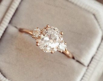 Anello di fidanzamento con moissane taglio ovale in argento sterling e incisione personalizzata