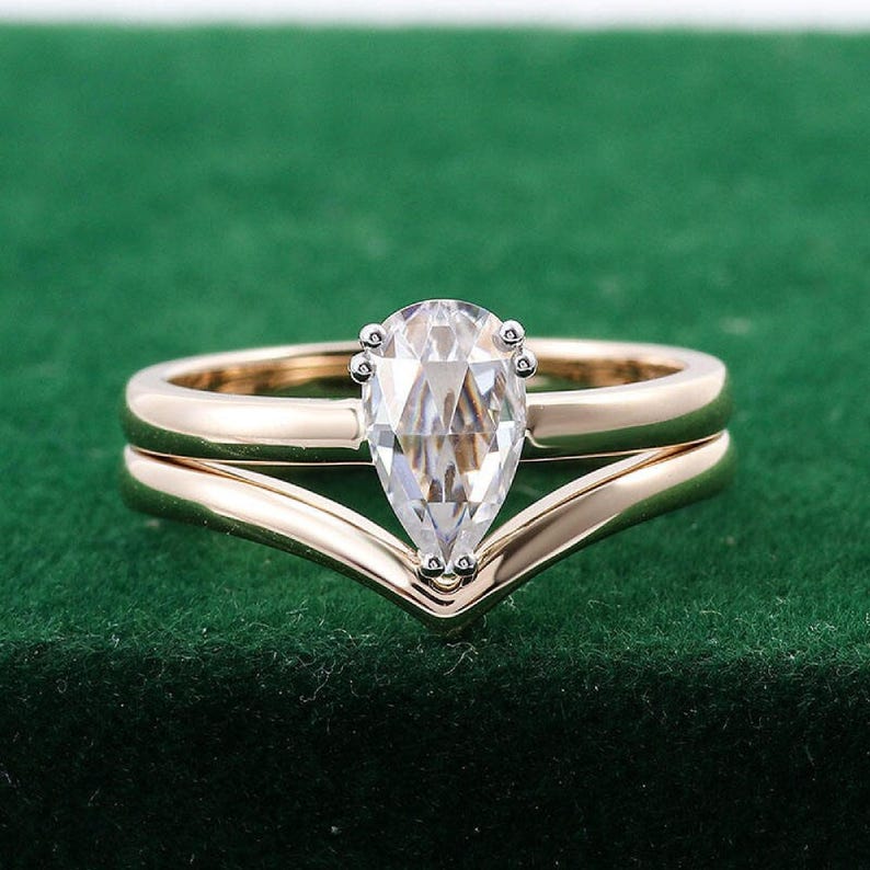 1.33 CT Pear Cut Lab Grown Diamond Ring Set: 14K Solid Gold Bridal Ring ...