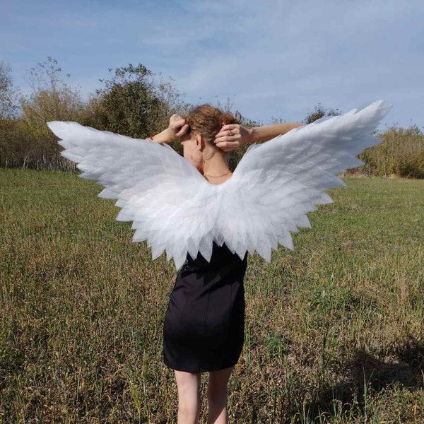 Small white angel wings for Christmas and Halloween, costumes and accessories for brides, suitable for baby photo props, cosplay, birthday