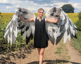 Extra grote zwart-witte engelenvleugels, handgemaakte hemelse kostuumvleugels, gevallen engel cosplay, festival fotoshoot theater rekwisiet