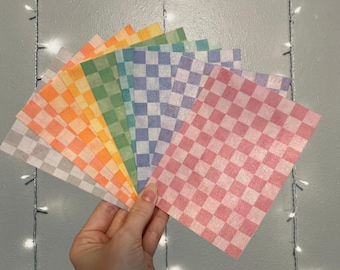 Cinta médica Tubie Hypafix con estampado a cuadros brillantes para sondas de alimentación, catéteres centrales, oxígeno o dispositivos médicos.