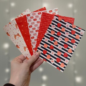 Cinta médica Hypafix roja para el día de San Valentín para sondas de alimentación, líneas centrales, oxígeno o dispositivos médicos
