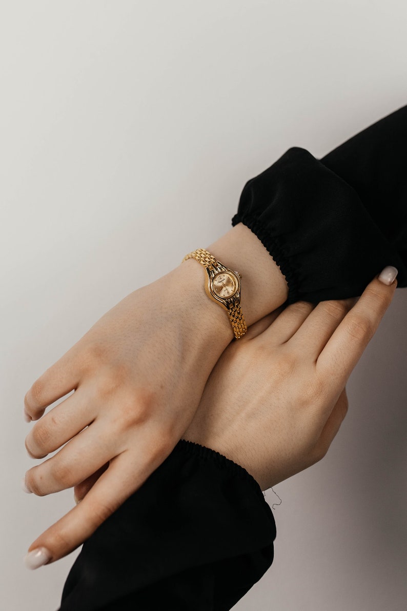 Women small watch. Simple Watch. Minimalist watch zdjęcie 3