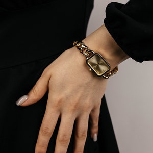 Women luxury watch. Classic watch.