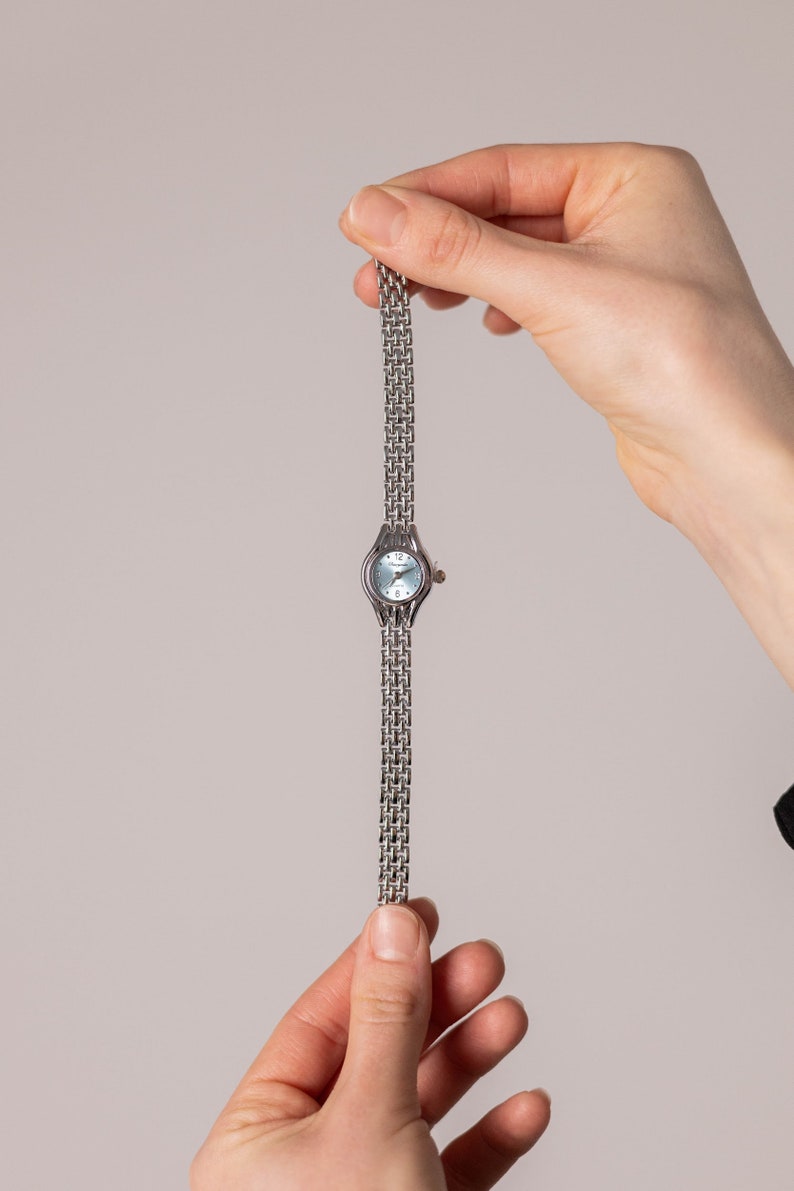 Reloj pequeño para mujer. Reloj sencillo. reloj minimalista Blue