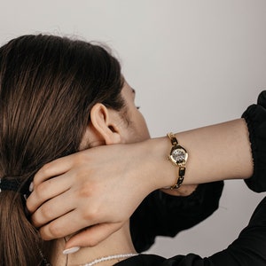 Women small watch. Simple Watch. Minimalist watch zdjęcie 6