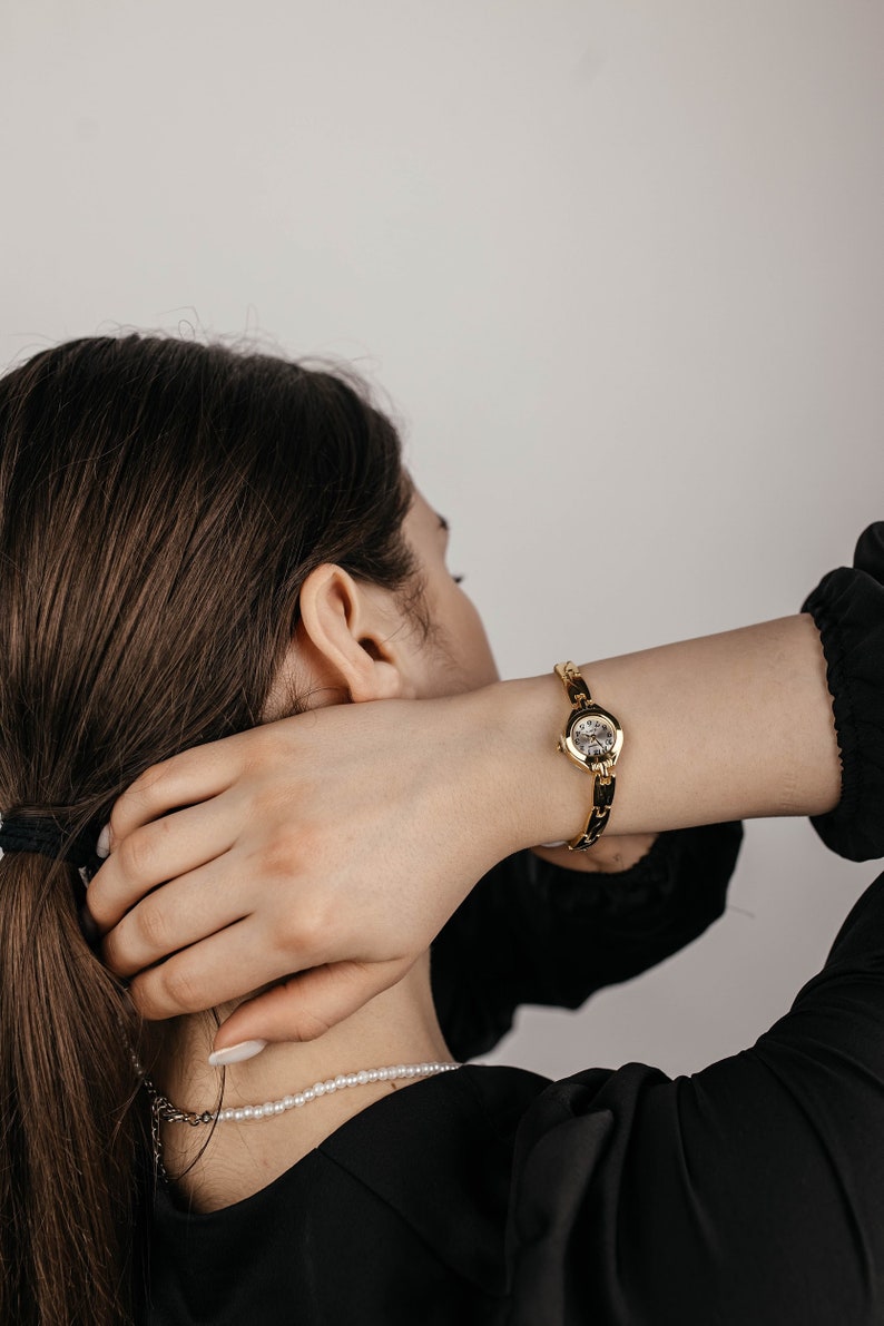 Women small watch. Simple Watch. Minimalist watch zdjęcie 6