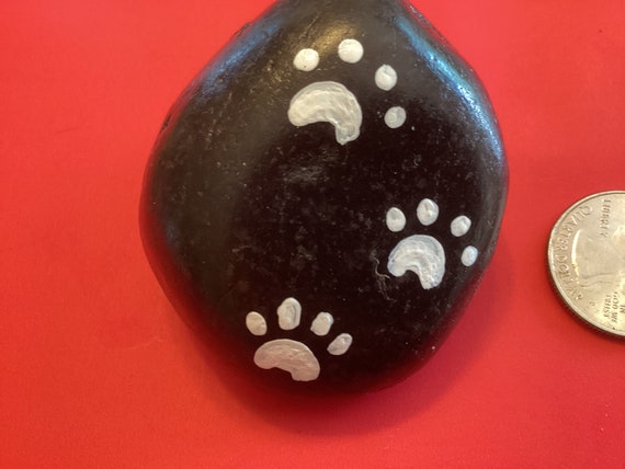dog-paw-painted-rock-etsy