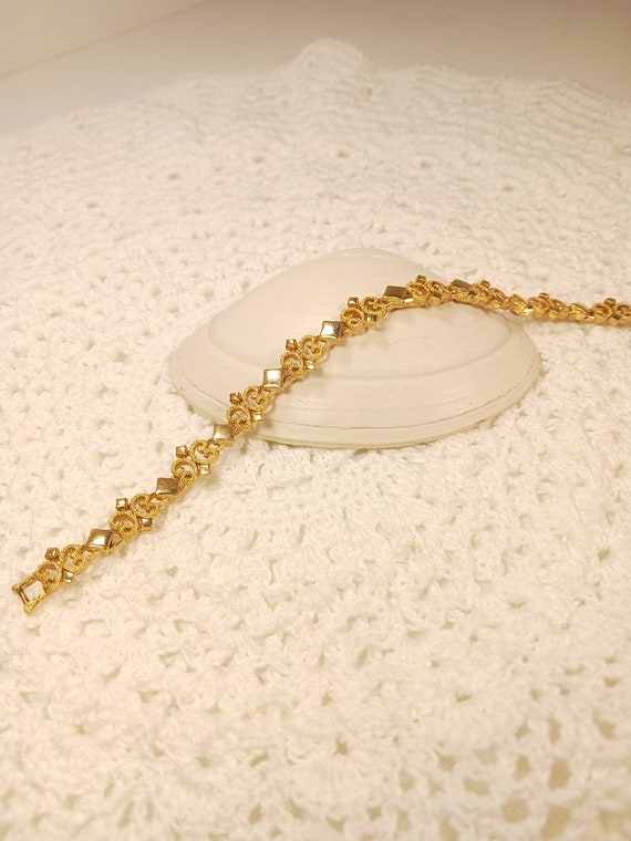 Avon signed Goldtone Fleur de Lis Link Bracelet, … - image 6