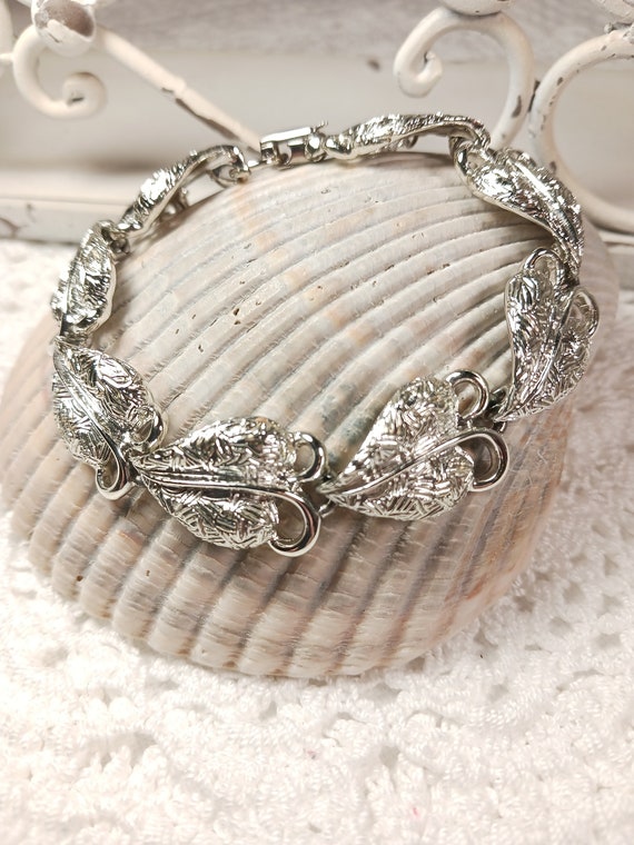 Coro signed Silvertone Leaf Bracelet, Embossed Hea