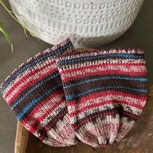 Yarn Cozy Red/Brown Stripes - Knitting - Knitting Notions - Crochet - Cozies - Skein Yarn Cake Sleeve - Yarn Protector
