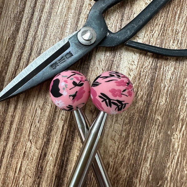 Pink Floral Stitch Stoppers: Knitting Needle Point Protectors (15mm)