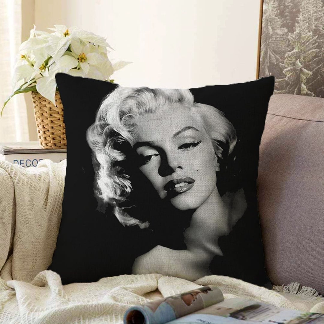 LIMITED EDITION Pillowcase - Marilyn Monroe™ - Standard Blissy 100% Mulberry 22-Momme Silk Pillowcase - Marilyn  main image 4