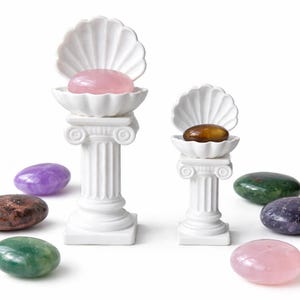 Juego de soportes de cristal con forma de concha de Venus romana blanca – Exhibición de guijarros y piedras de palma (Diseño original, Beta)