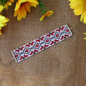 Handmade beaded bracelet, Ukrainian bracelet, handmade Ukrainian bracelet, Bracelet with ukrainian pattern, Made in Ukraine, support Ukraine