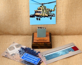 Stuk Russische helikopter, Mi-8, beeldje van Russische gevechtshelikopter, helikopter, vliegtuigen, pantserbeeldjes, gemaakt in Oekraïne,