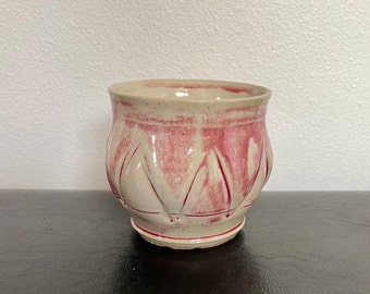 Handleless pink and white ceramic mug - 14 ounce