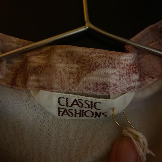 1970s pink swirl patterned polyester collared top - image 5