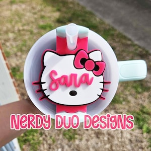 Hello Kitty Personalized Name Topper Stanley Name Plate Topper [Quencher H2.0 Version ONLY] » Cute » Hello Kitty Topper » Anime »