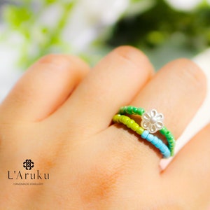 Adjustable Double Layered Ring, Extra Small Bead Ring, White Flower Ring, Stretch Beaded Ring, Dainty Bead Ring, Green Blue Band Bead Ring