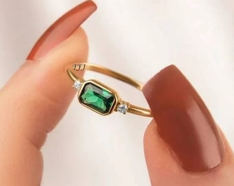 Emerald Bezel Set Natural Diamond Ring, 14k/18k Gold Vintage Style Emerald Promise Ring,emerald ring gold vintage wedding women promise ring
