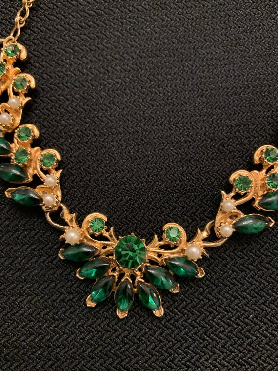 Vintage emerald costume jewelry necklace & bracel… - image 4