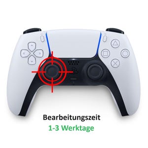Könnte beinhalten: Ein weiß-schwarzer PlayStation 5 DualSense Wireless-Controller mit blauem Akzent. Der Controller hat ein Steuerkreuz, Aktionstasten und zwei Analogsticks. Der Text "Bearbeitungszeit 1-3 Werktage" befindet sich unten.