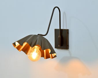 Handcrafted Brass Wall Sconce – Mid-Century Modern Lighting