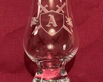 Copa de degustación inicial de Glencairn escocés.