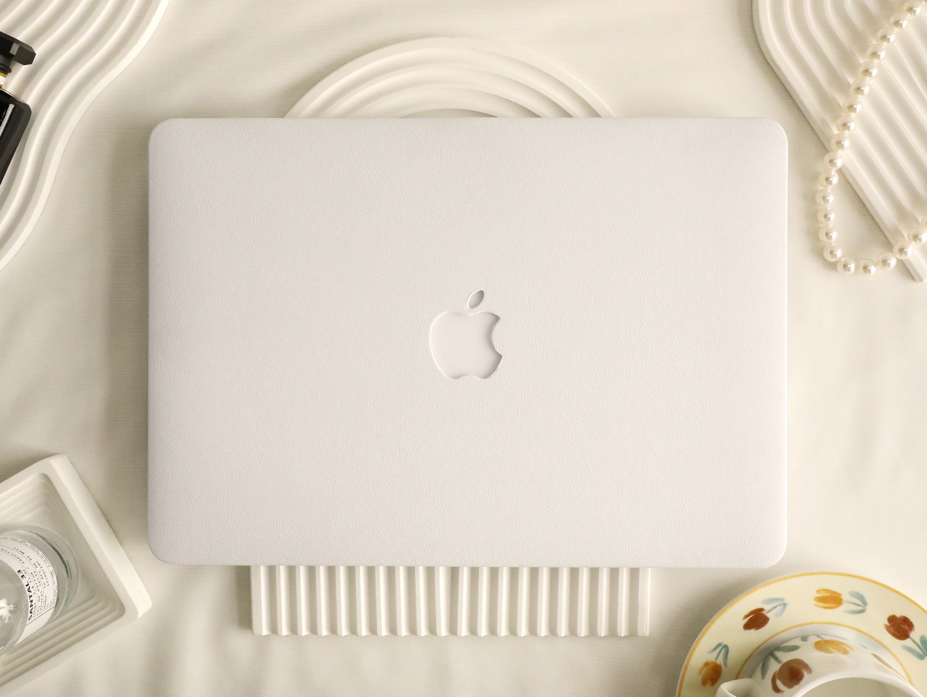 Daisy White Leather Hard Case for MacBook 2022 Air 13.6 A2681 Macbook Pro A2338 13 14 15 16 inch Laptop M2 2023 14 16 A2779 A2780