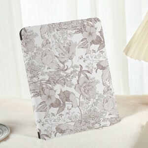 Vintage Hand Paint Flower iPad Case with Pencil HolderiPad Air 5 Case Air 3 4 CaseiPad Pro 12.9, Pro 11, 10.9, 10.5, 10.2, iPad 2022/2021 image 3